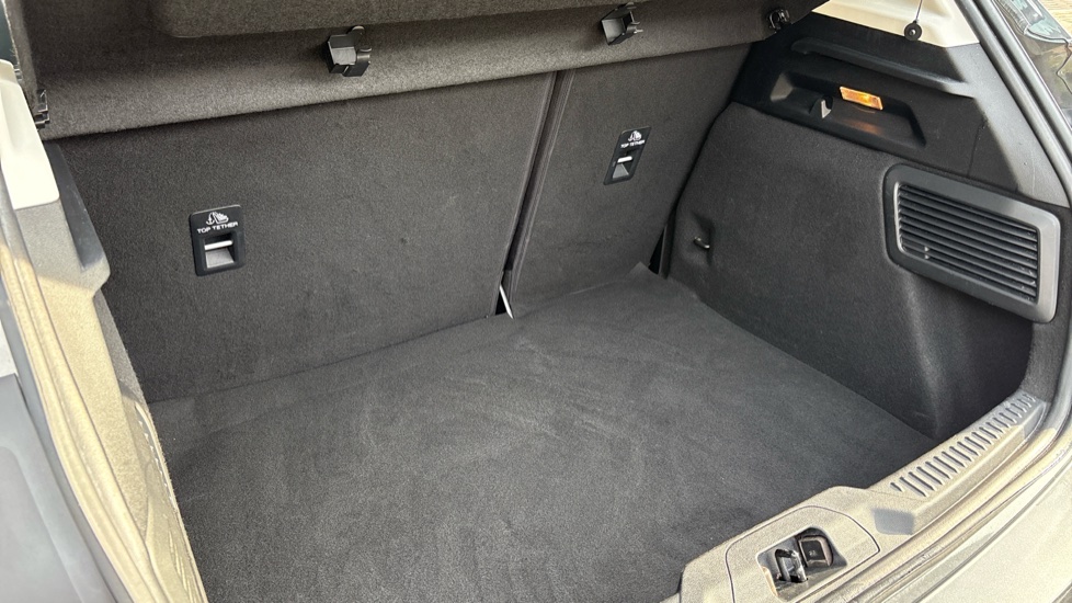 Ford Focus 1.0 EcoBoost 125 Zetec 5dr Petrol Hatchback - Image 39