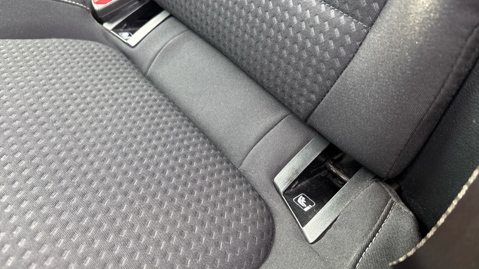 Ford Focus 1.0 EcoBoost 125 Zetec 5dr Petrol Hatchback - Image 43