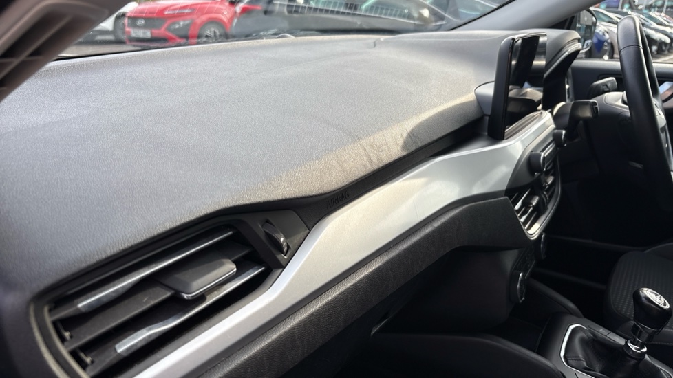 Ford Focus 1.0 EcoBoost 125 Zetec 5dr Petrol Hatchback - Image 52