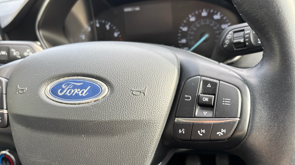 Ford Focus 1.0 EcoBoost 125 Zetec 5dr Petrol Hatchback - Image 56