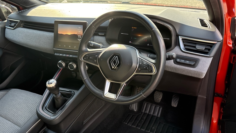 Renault Clio 1.0 TCe 90 Techno 5dr Petrol Hatchback - Image 11
