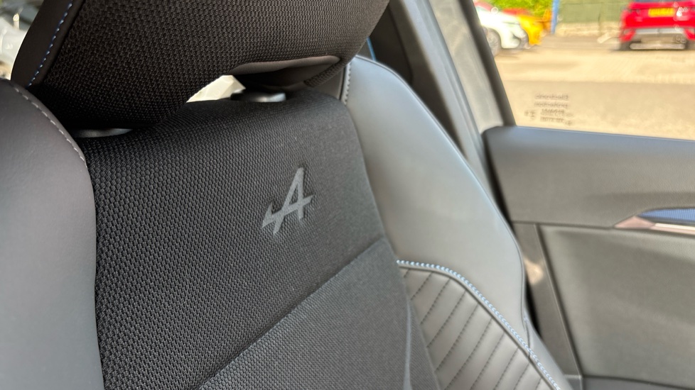 Renault Megane E-Tech EV60 160kW Techno Esprit Alpine 60kWh 5dr Auto Electric Hatchback - Image 81