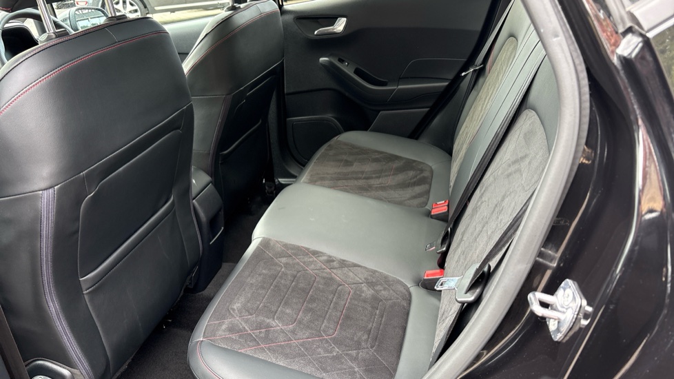 Ford Fiesta 1.0 EcoBoost Hybrid mHEV 125 ST-Line Vignale 5dr Petrol Hatchback - Image 16