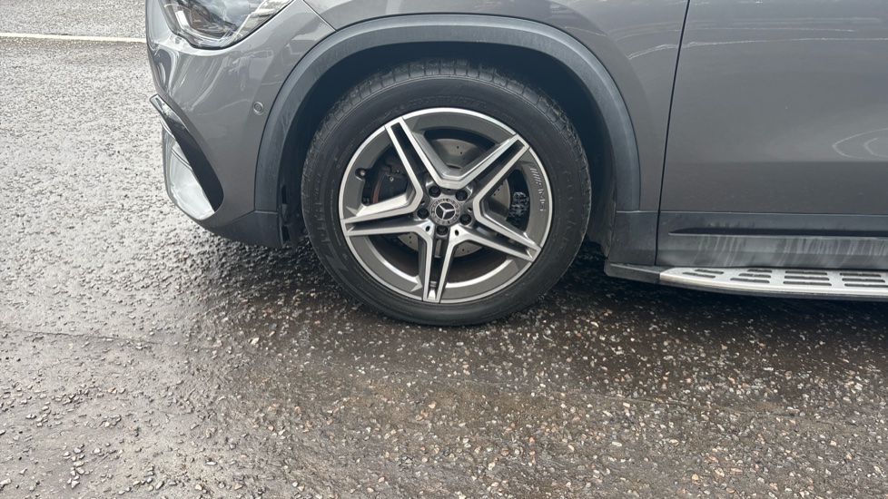 Mercedes-Benz GLA 220d 4Matic AMG Line Premium Plus 5dr Auto Diesel Hatchback - Image 29