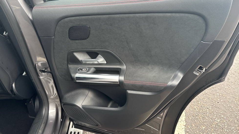 Mercedes-Benz GLA 220d 4Matic AMG Line Premium Plus 5dr Auto Diesel Hatchback - Image 40
