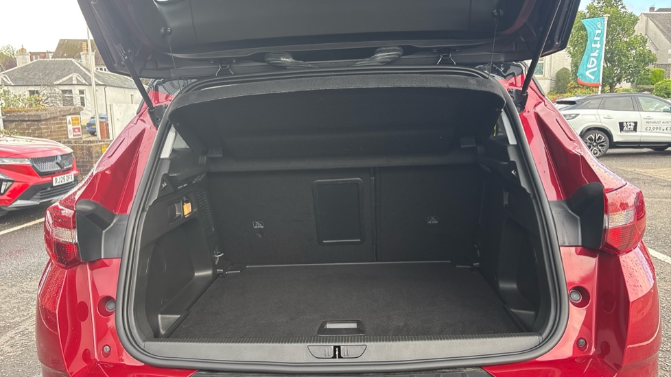 Vauxhall Grandland X 1.2 Turbo Design Line 5dr Petrol Hatchback - Image 4