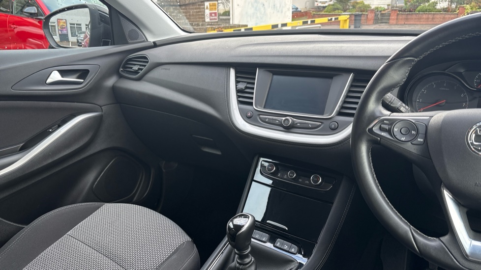 Vauxhall Grandland X 1.2 Turbo Design Line 5dr Petrol Hatchback - Image 14
