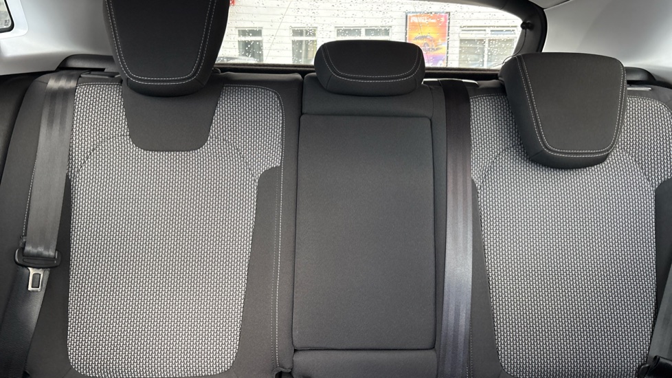 Vauxhall Grandland X 1.2 Turbo Design Line 5dr Petrol Hatchback - Image 15