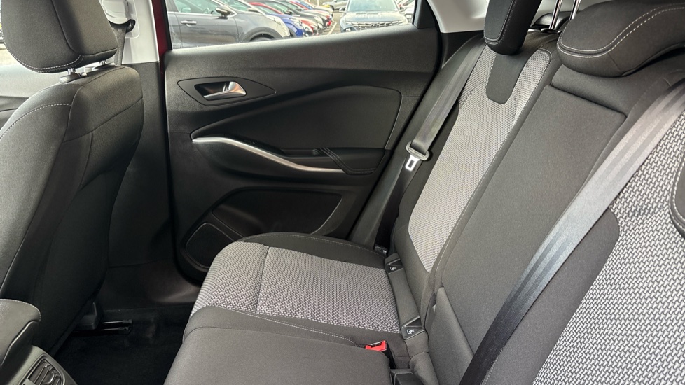 Vauxhall Grandland X 1.2 Turbo Design Line 5dr Petrol Hatchback - Image 16