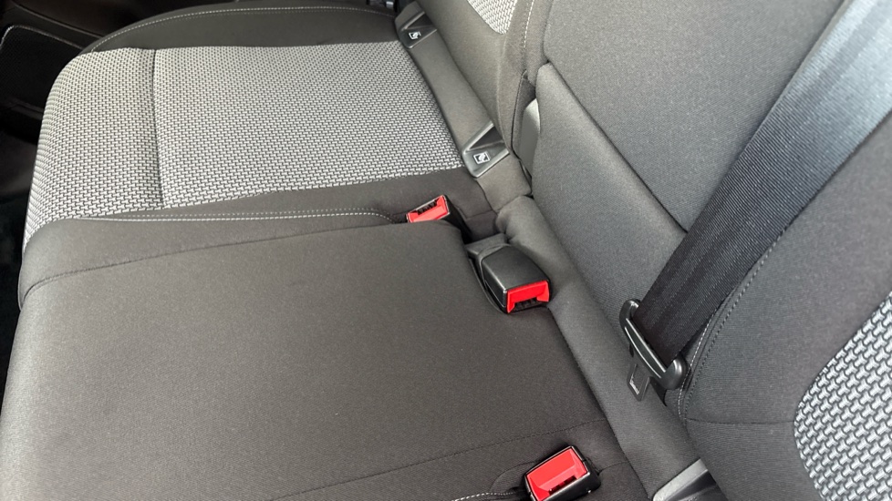 Vauxhall Grandland X 1.2 Turbo Design Line 5dr Petrol Hatchback - Image 17
