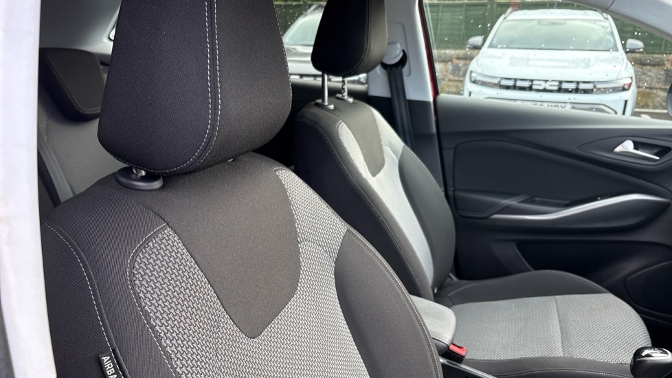 Vauxhall Grandland X 1.2 Turbo Design Line 5dr Petrol Hatchback - Image 42