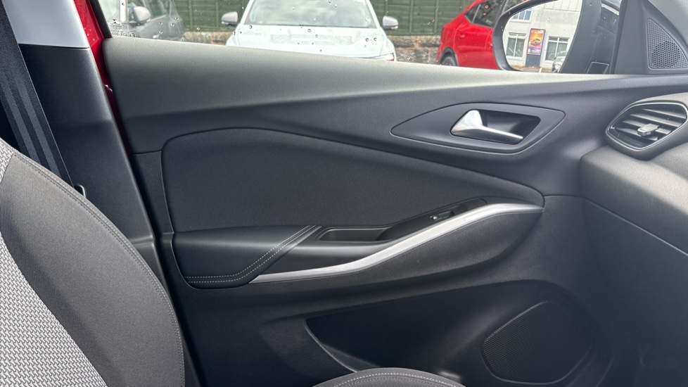 Vauxhall Grandland X 1.2 Turbo Design Line 5dr Petrol Hatchback - Image 49