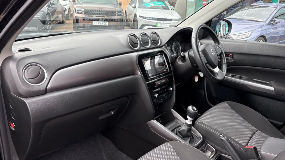 Suzuki Vitara 1.4 Boosterjet 48V Hybrid SZ-T 5dr Petrol Estate - Image 9