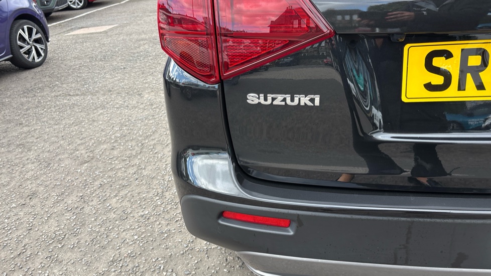 Suzuki Vitara 1.4 Boosterjet 48V Hybrid SZ-T 5dr Petrol Estate - Image 23