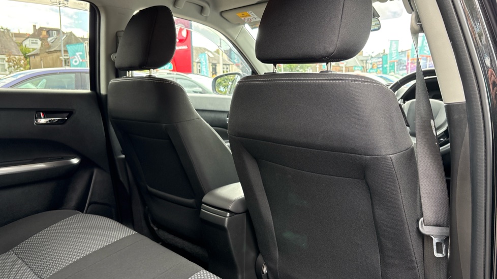 Suzuki Vitara 1.4 Boosterjet 48V Hybrid SZ-T 5dr Petrol Estate - Image 35