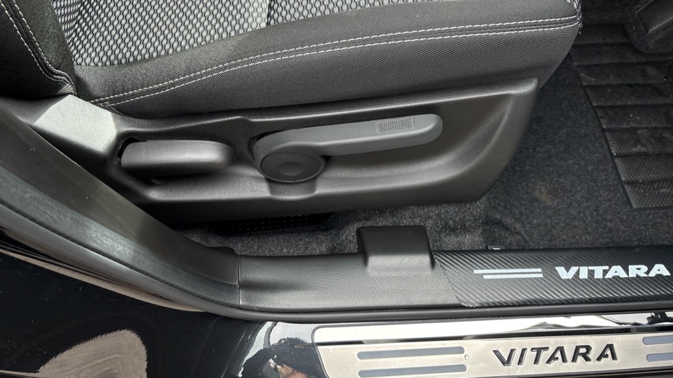 Suzuki Vitara 1.4 Boosterjet 48V Hybrid SZ-T 5dr Petrol Estate - Image 39