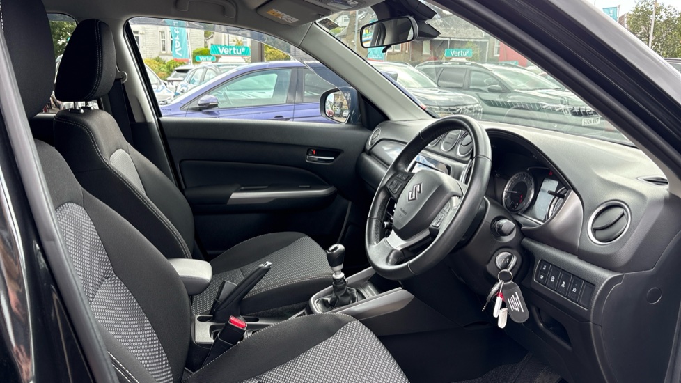 Suzuki Vitara 1.4 Boosterjet 48V Hybrid SZ-T 5dr Petrol Estate - Image 41