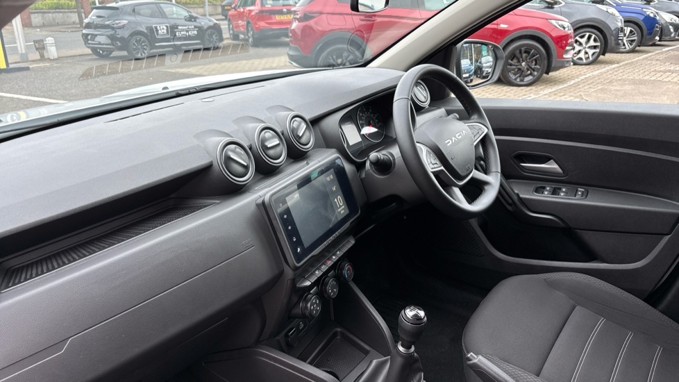 Dacia Duster 1.0 TCe 90 Expression 5dr Petrol Estate - Image 9