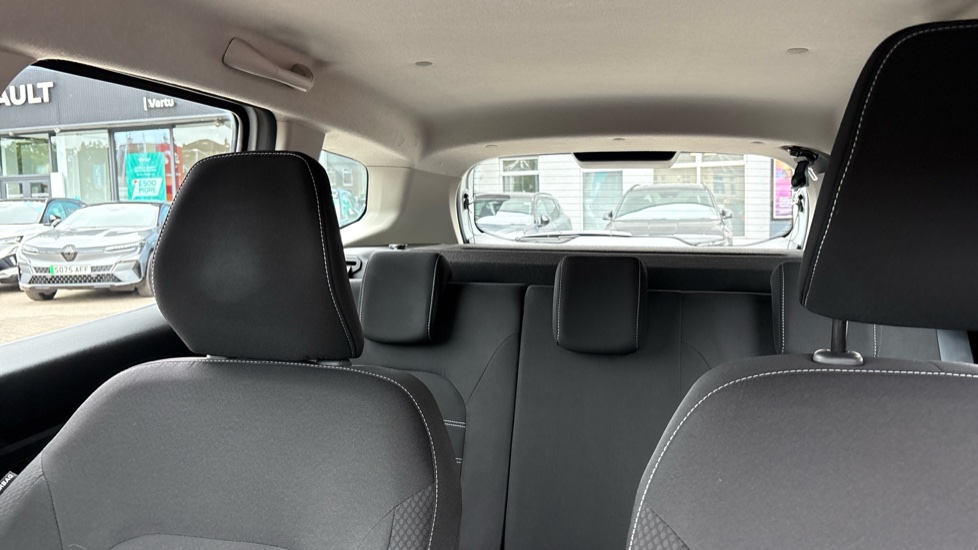 Dacia Duster 1.0 TCe 90 Expression 5dr Petrol Estate - Image 15
