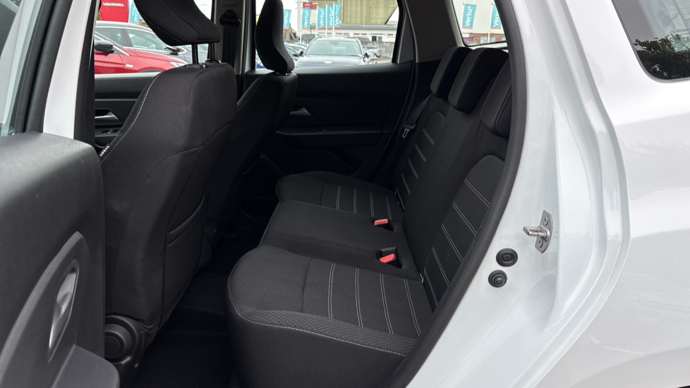 Dacia Duster 1.0 TCe 90 Expression 5dr Petrol Estate - Image 16