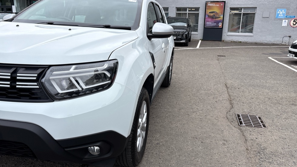 Dacia Duster 1.0 TCe 90 Expression 5dr Petrol Estate - Image 27