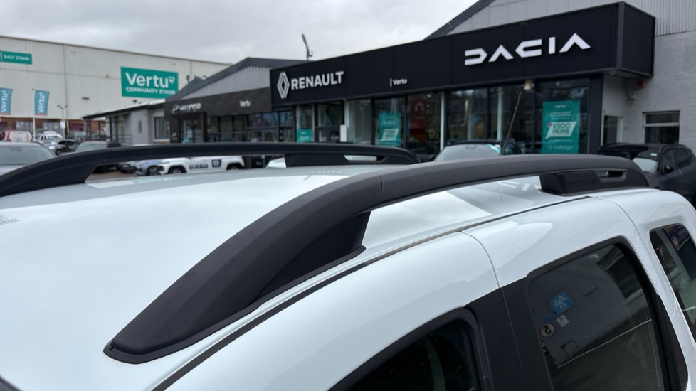 Dacia Duster 1.0 TCe 90 Expression 5dr Petrol Estate - Image 30