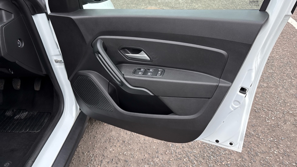 Dacia Duster 1.0 TCe 90 Expression 5dr Petrol Estate - Image 44