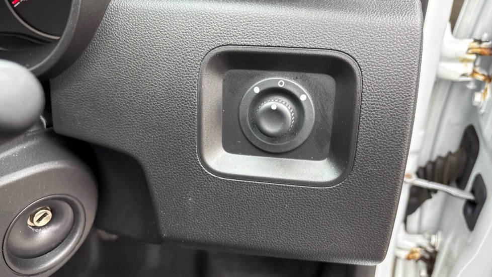 Dacia Duster 1.0 TCe 90 Expression 5dr Petrol Estate - Image 47