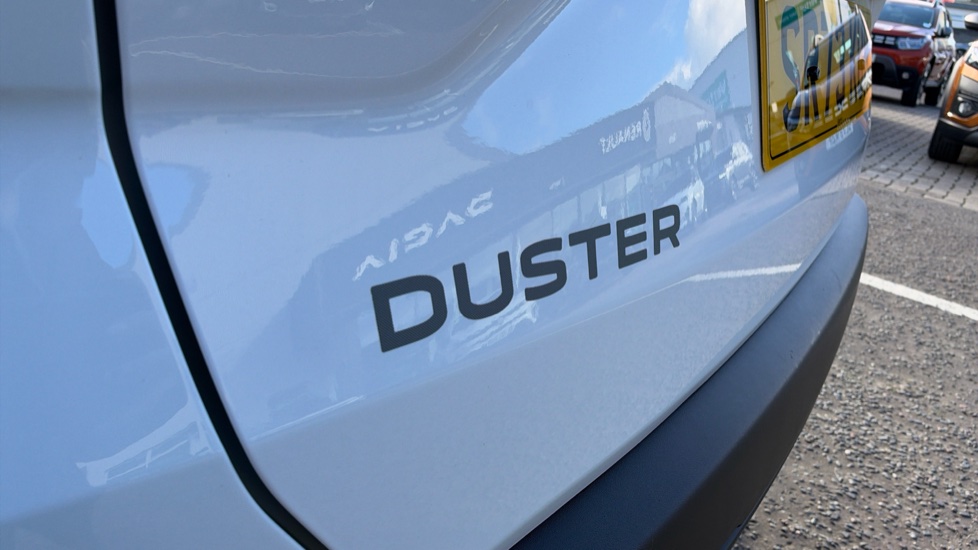 Dacia Duster 1.0 TCe 90 Expression 5dr Petrol Estate - Image 37