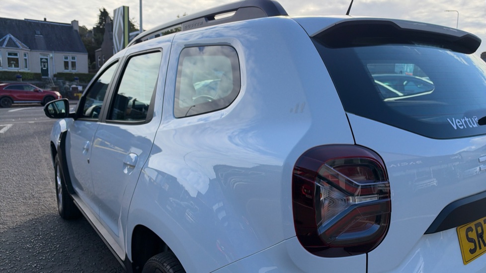 Dacia Duster 1.0 TCe 90 Expression 5dr Petrol Estate - Image 39