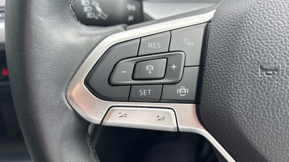 Volkswagen Golf 1.5 TSI Life 5dr Petrol Hatchback - Image 24