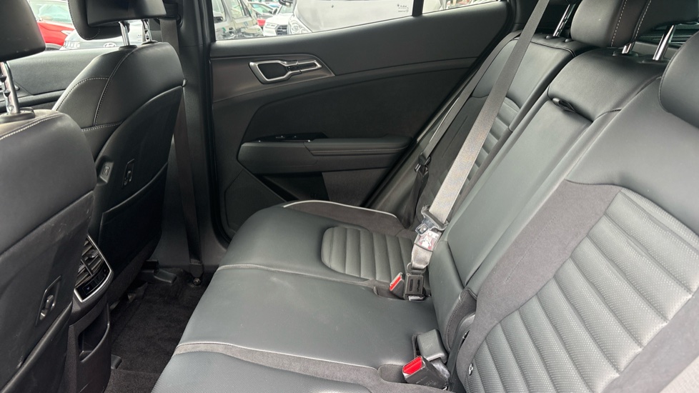 Kia Sportage 1.6T GDi HEV GT-Line S 5dr Auto AWD Hybrid Estate - Image 16