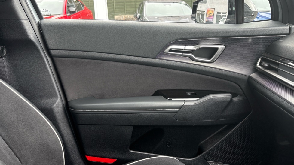 Kia Sportage 1.6T GDi HEV GT-Line S 5dr Auto AWD Hybrid Estate - Image 55