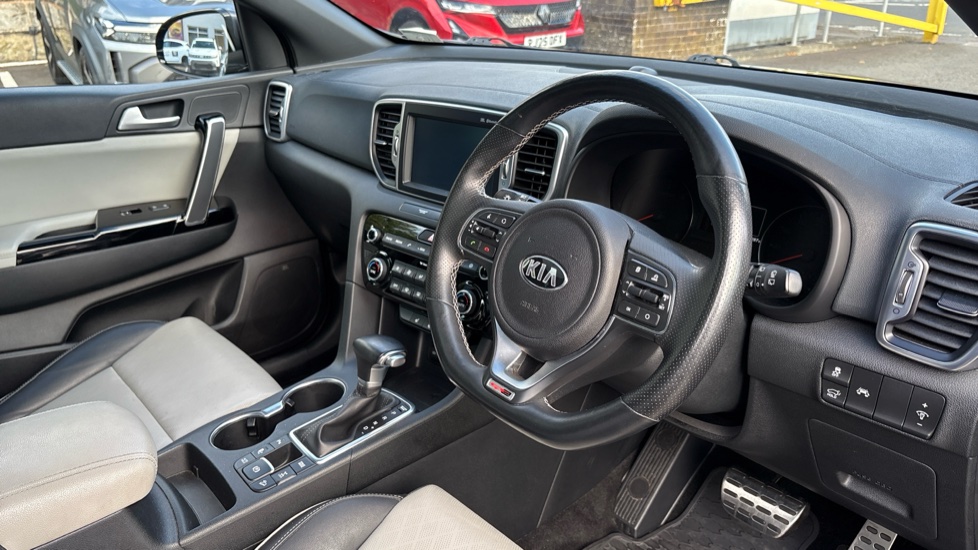 Kia Sportage 2.0 CRDi GT-Line S 5dr Auto [AWD] Diesel Estate - Image 11