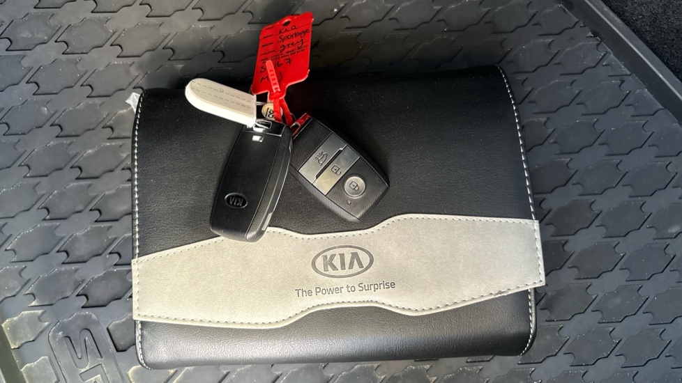 Kia Sportage 2.0 CRDi GT-Line S 5dr Auto [AWD] Diesel Estate - Image 19
