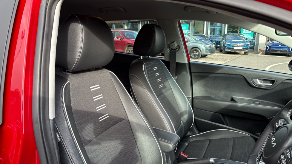 Kia Stonic 1.0T GDi 99 GT-Line 5dr DCT Petrol Estate - Image 44