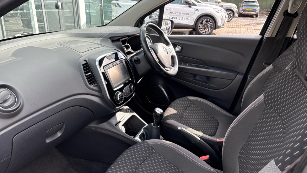 Renault Captur 0.9 TCE 90 Dynamique S Nav 5dr Petrol Hatchback - Image 9