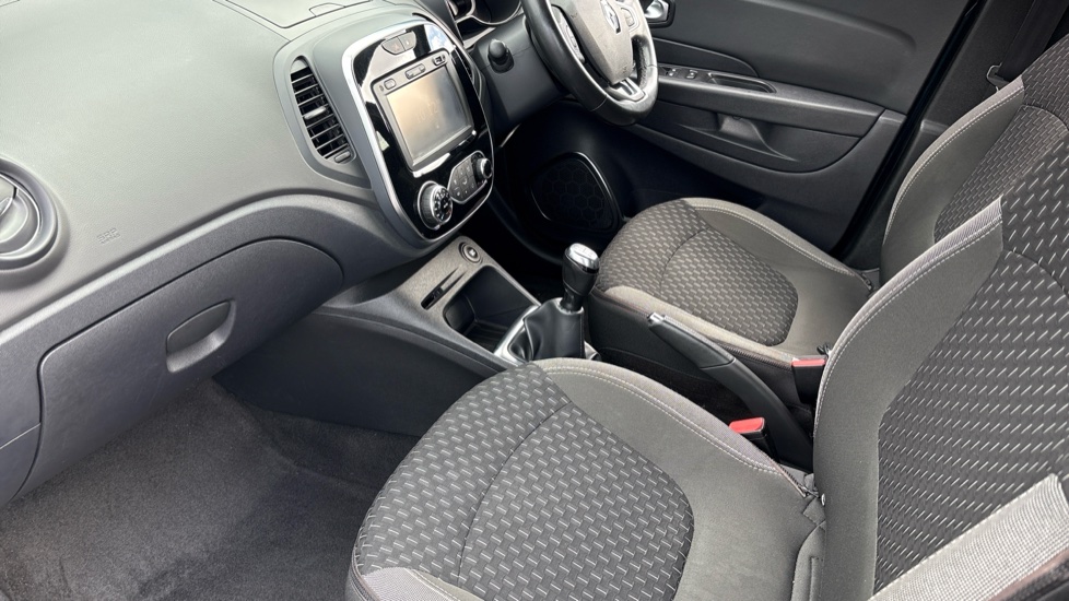 Renault Captur 0.9 TCE 90 Dynamique S Nav 5dr Petrol Hatchback - Image 13
