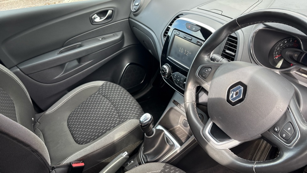 Renault Captur 0.9 TCE 90 Dynamique S Nav 5dr Petrol Hatchback - Image 14