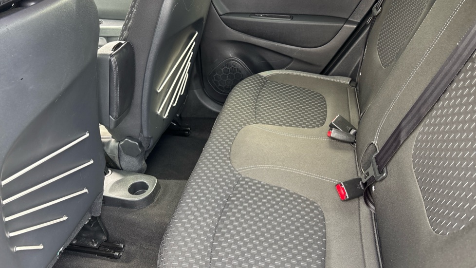 Renault Captur 0.9 TCE 90 Dynamique S Nav 5dr Petrol Hatchback - Image 16