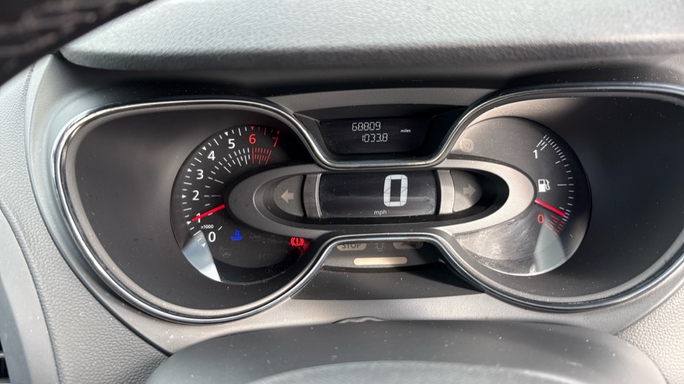 Renault Captur 0.9 TCE 90 Dynamique S Nav 5dr Petrol Hatchback - Image 18