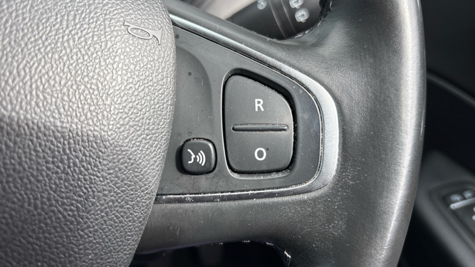 Renault Captur 0.9 TCE 90 Dynamique S Nav 5dr Petrol Hatchback - Image 21