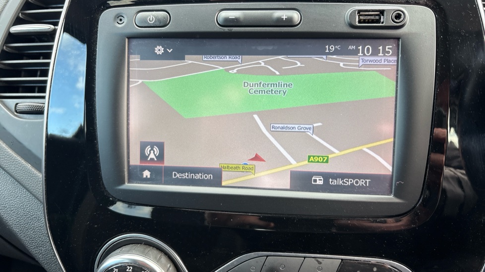 Renault Captur 0.9 TCE 90 Dynamique S Nav 5dr Petrol Hatchback - Image 28