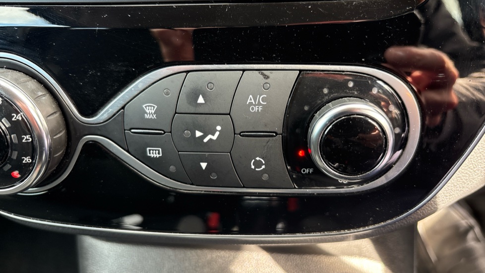 Renault Captur 0.9 TCE 90 Dynamique S Nav 5dr Petrol Hatchback - Image 30