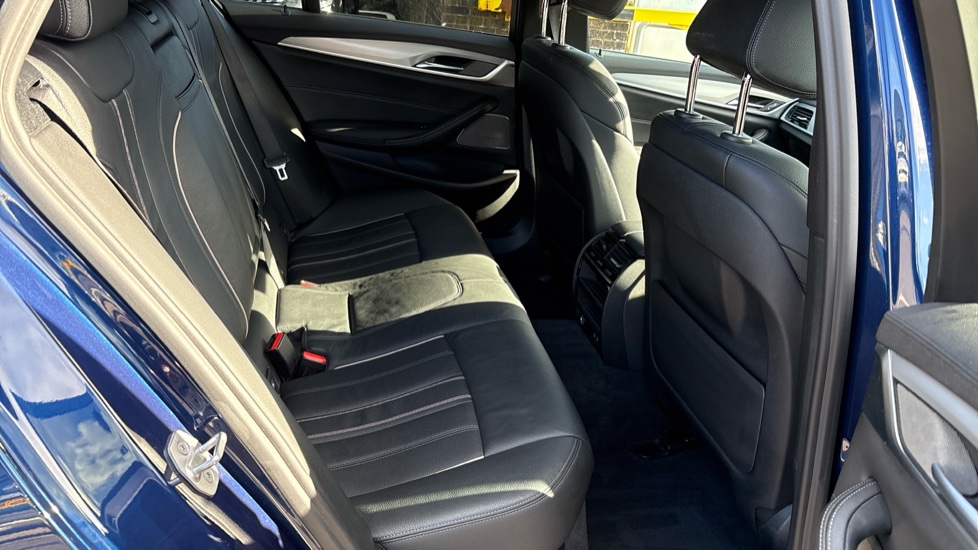 BMW 5 Series 520d MHT xDrive M Sport 5dr Auto Diesel Estate - Image 16