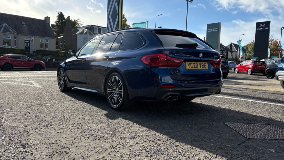 BMW 5 Series 520d MHT xDrive M Sport 5dr Auto Diesel Estate - Image 28
