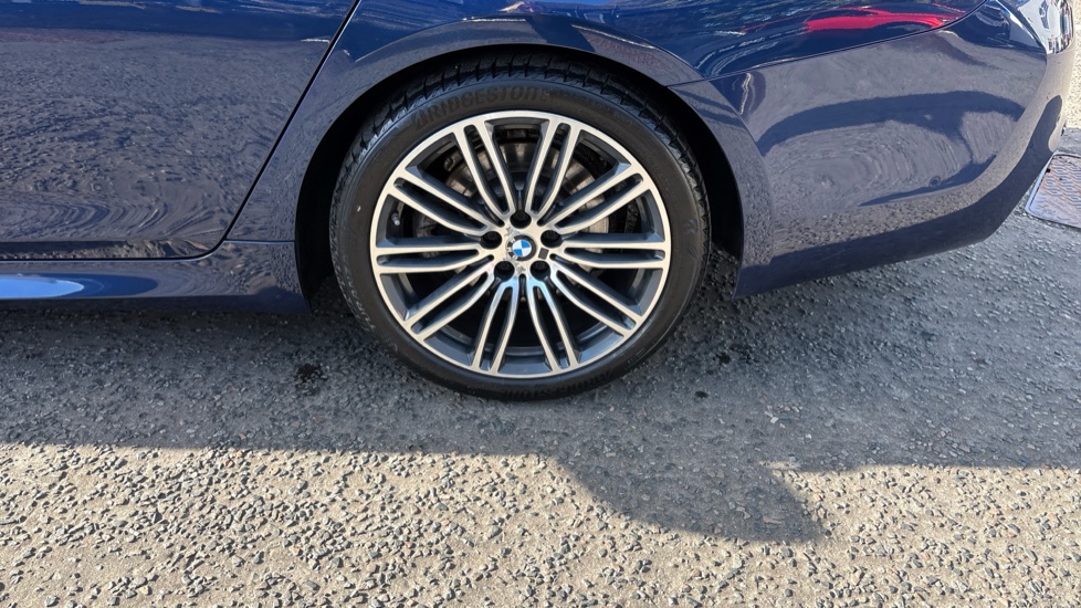 BMW 5 Series 520d MHT xDrive M Sport 5dr Auto Diesel Estate - Image 30