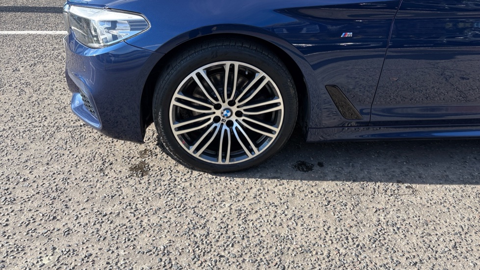 BMW 5 Series 520d MHT xDrive M Sport 5dr Auto Diesel Estate - Image 33