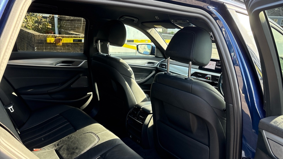 BMW 5 Series 520d MHT xDrive M Sport 5dr Auto Diesel Estate - Image 40