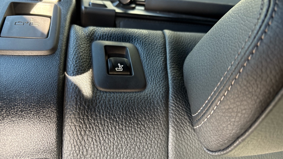 BMW 5 Series 520d MHT xDrive M Sport 5dr Auto Diesel Estate - Image 49